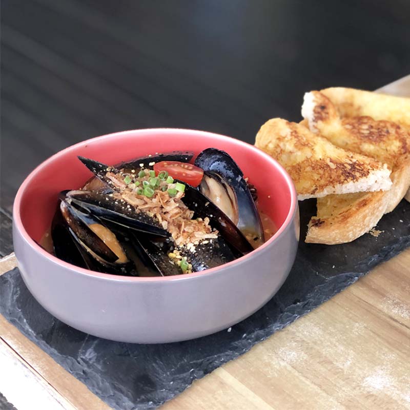 Sake Mussels & Toast